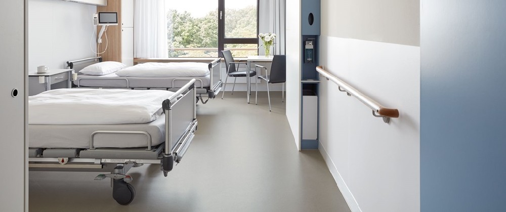 nora_ms_hc_patientsroom_tuebingen_28388_2048x860.jpg